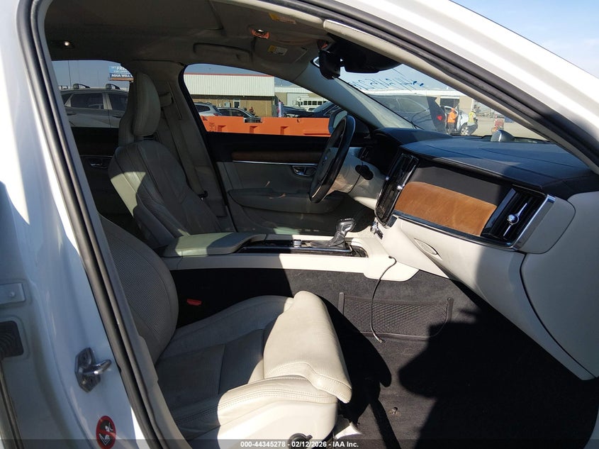 2018 Volvo S90 VIN LVY992ML1JP020756 IAAI salvage auction — REAR END, Clear (Oklahoma), sold $4,500 on 2026-07-12 (photo 5)