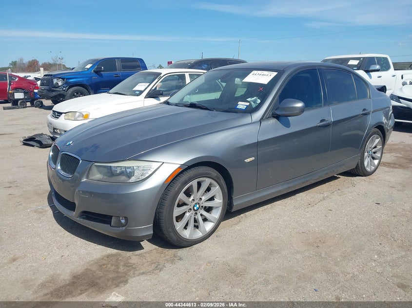2011 BMW 3er VIN WBAPH5C52BA446687 IAAI salvage auction — REAR END, Salvage (Texas), sold $1,175 on 2026-07-15 (photo 2)