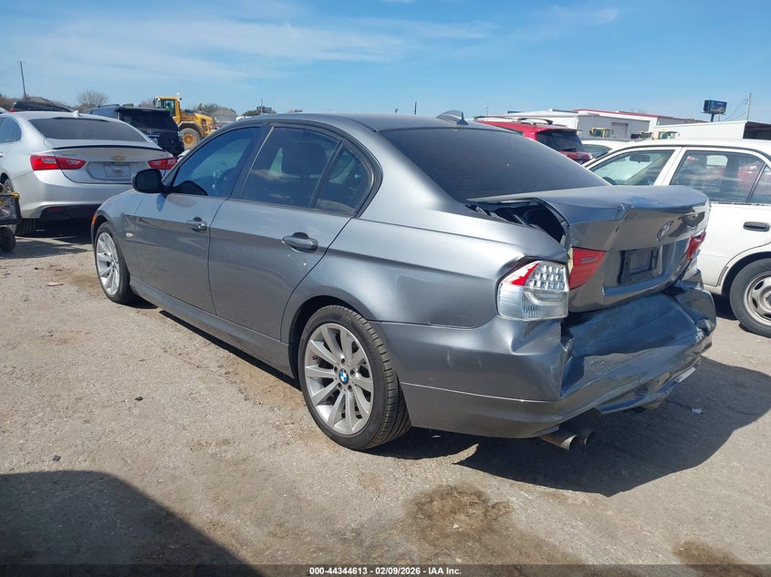 2011 BMW 3er VIN WBAPH5C52BA446687 IAAI salvage auction — REAR END, Salvage (Texas), sold $1,175 on 2026-07-15 (photo 3)