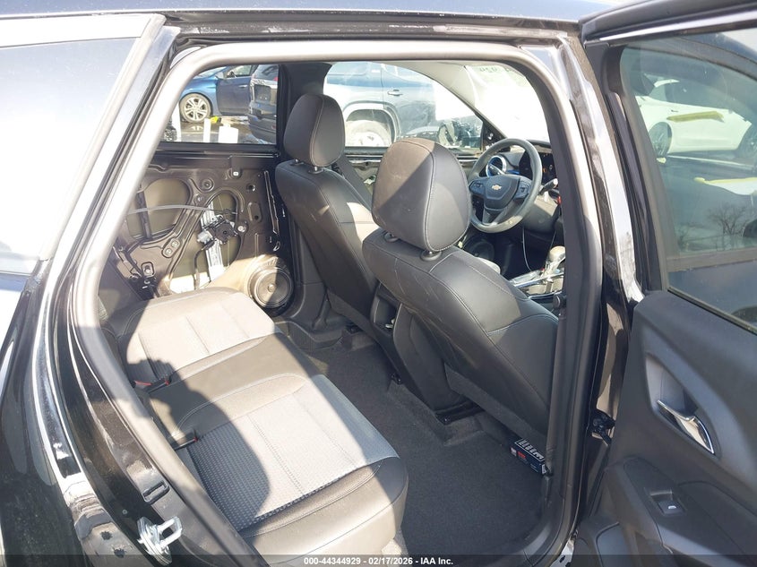 2025 Chevrolet Trax VIN KL77LHEP0SC114623 IAAI salvage auction — FRONT END, Salvage Title, sold $50 on 2026-07-27 (photo 8)