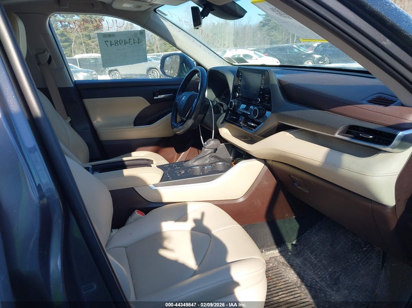 2021 Toyota Highlander VIN 5TDGZRBHXMS119124 IAAI salvage auction — FRONT END, Mv-907A (New York), sold $11,200 on 2026-08-01 (photo 5)