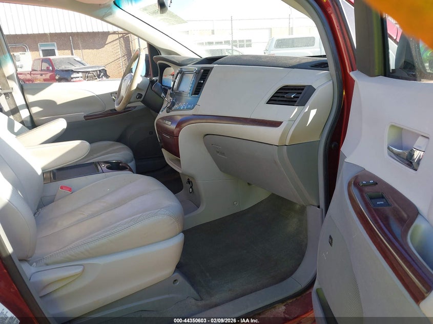 2011 Toyota Sienna VIN 5TDYK3DC1BS114608 IAAI salvage auction — REAR END, Clear (Oklahoma), sold $775 on 2026-07-08 (photo 5)