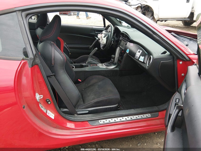 2014 Scion Fr-s VIN JF1ZNAA15E8704070 IAAI salvage auction — SIDE, Salvage Title, sold $600 on 2026-07-11 (photo 5)
