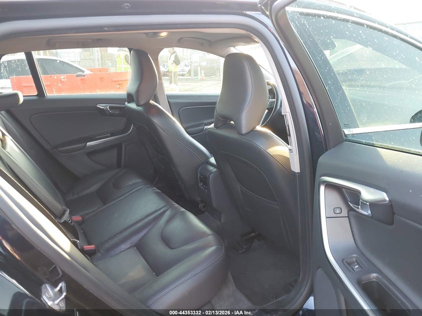 2017 Volvo V60 VIN YV140MSK1H1359087 IAAI salvage auction — FRONT END, Salvage (Illinois), sold $500 on 2026-08-13 (photo 8)