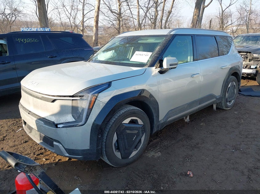 2024 Kia Ev9 VIN KNDADFS51R6025083 IAAI salvage auction — FRONT END, Salvage Title, sold $22,200 on 2026-08-13 (photo 2)