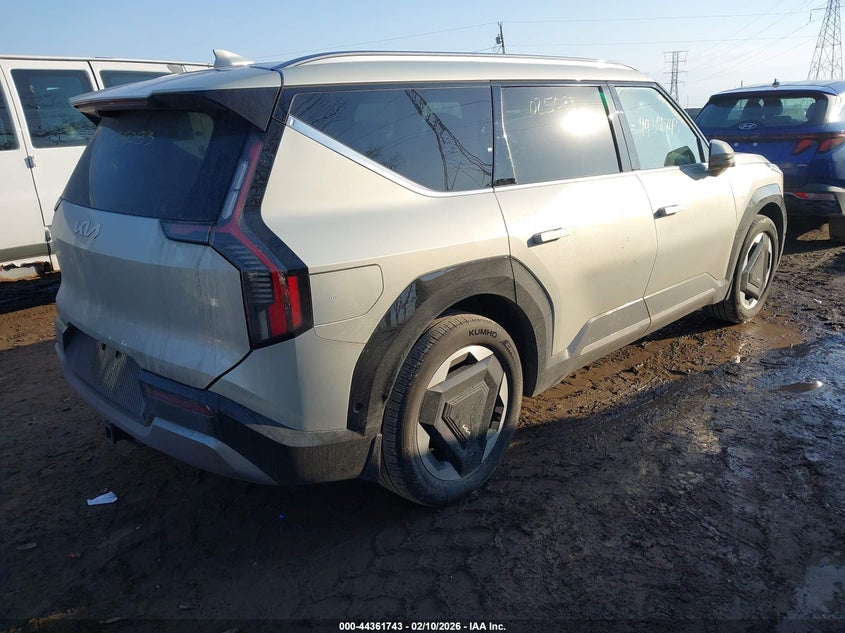 2024 Kia Ev9 VIN KNDADFS51R6025083 IAAI salvage auction — FRONT END, Salvage Title, sold $22,200 on 2026-08-13 (photo 4)