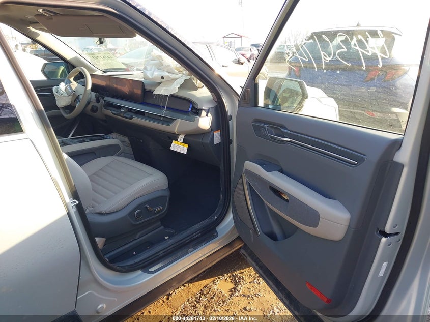 2024 Kia Ev9 VIN KNDADFS51R6025083 IAAI salvage auction — FRONT END, Salvage Title, sold $22,200 on 2026-08-13 (photo 5)