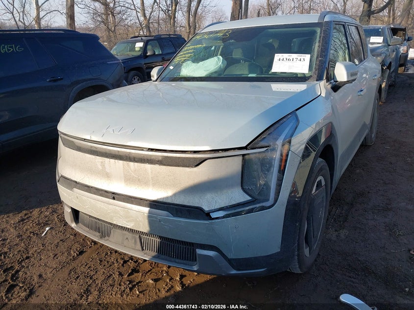 2024 Kia Ev9 VIN KNDADFS51R6025083 IAAI salvage auction — FRONT END, Salvage Title, sold $22,200 on 2026-08-13 (photo 6)