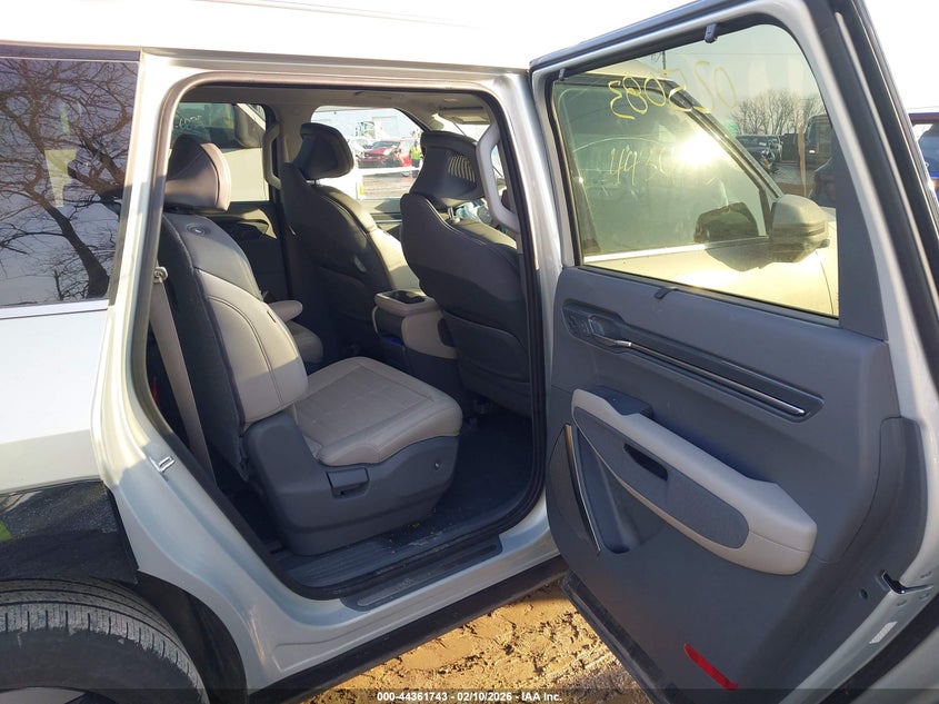 2024 Kia Ev9 VIN KNDADFS51R6025083 IAAI salvage auction — FRONT END, Salvage Title, sold $22,200 on 2026-08-13 (photo 8)