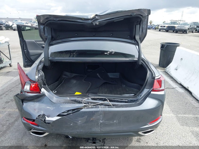 2024 Lexus ES VIN 58ACZ1B1XRU181701 IAAI salvage auction — REAR END, Salvage Title, sold $16,500 on 2026-07-09 (photo 6)