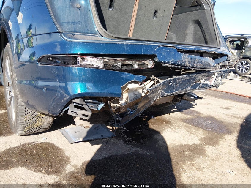 2019 Audi Q7 VIN WA1LAAF77KD041283 IAAI salvage auction — REAR END, Salvage Title, sold $25 on 2026-07-27 (photo 6)
