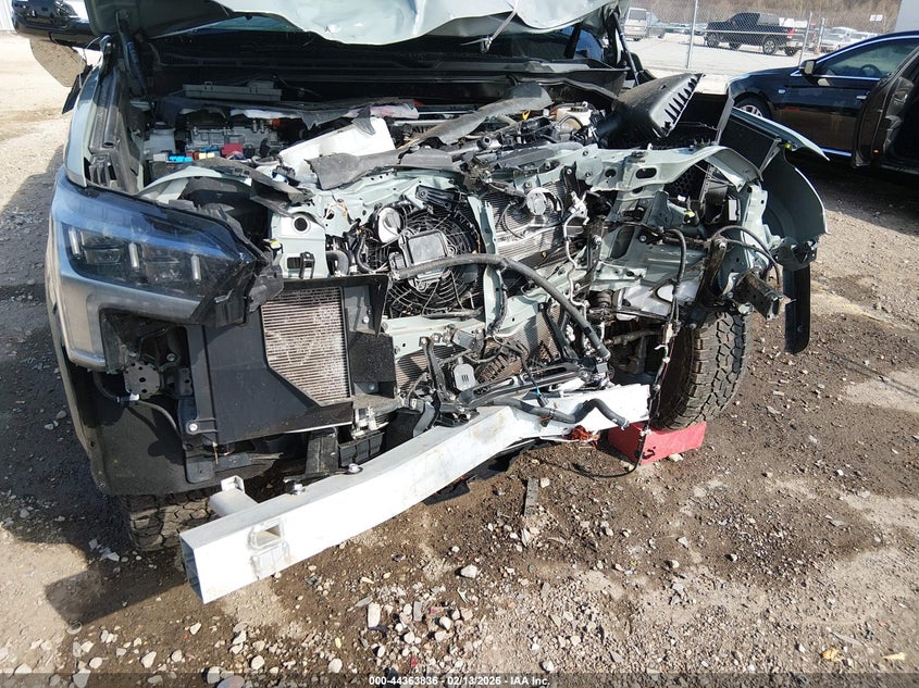 2024 Toyota Tundra VIN 5TFMC5DB6RX077039 IAAI salvage auction — FRONT & REAR, Salvage (Arkansas), sold $9,600 on 2026-07-09 (photo 6)