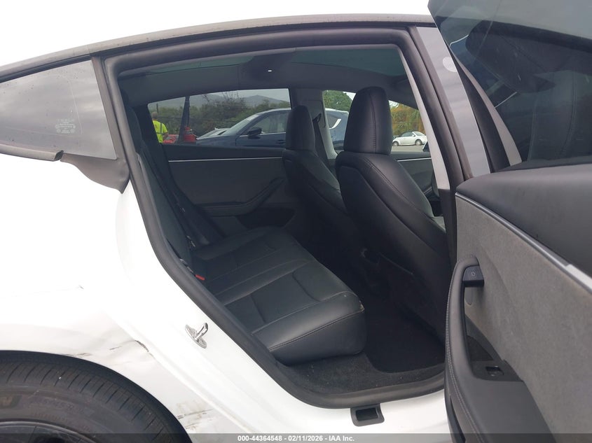 2025 Tesla Model 3 VIN 5YJ3E1EA0SF981943 IAAI salvage auction — RIGHT FRONT, Salvage (Hawaii), sold $12,900 on 2026-08-25 (photo 8)