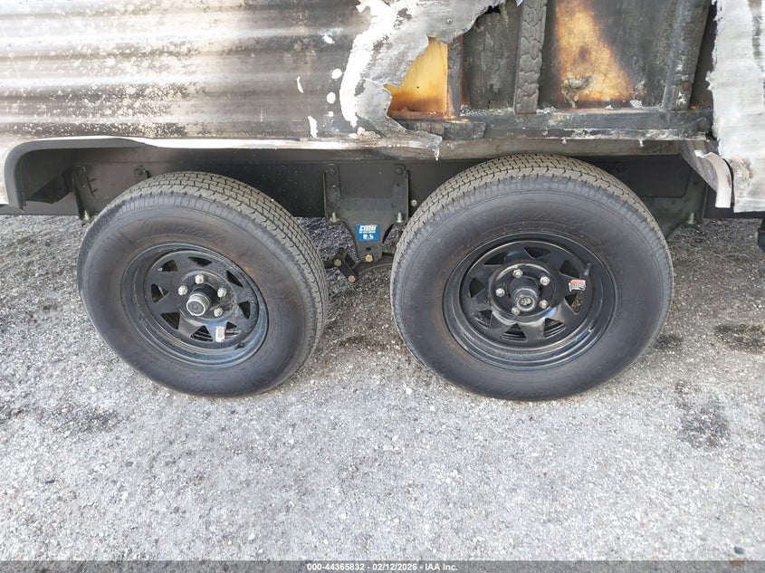 2025 VIN 5ZT2CWRB9SJ135643 IAAI salvage auction — Burn Interior, Salvage Title, sold $1,700 on 2026-07-09 (photo 7)
