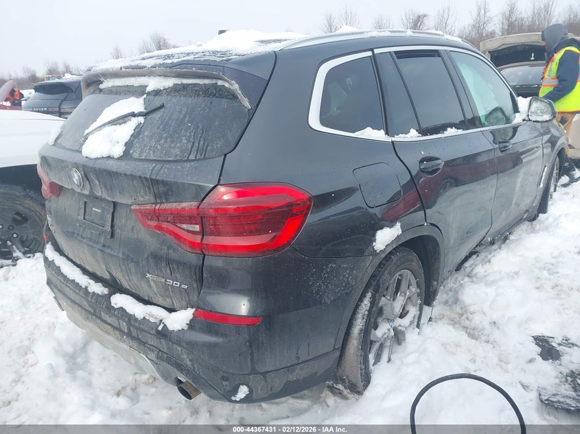 2021 BMW X3 VIN 5UXTS1C05M9E03807 IAAI salvage auction — SIDE, Salvage Title, sold $7,400 on 2026-07-30 (photo 4)