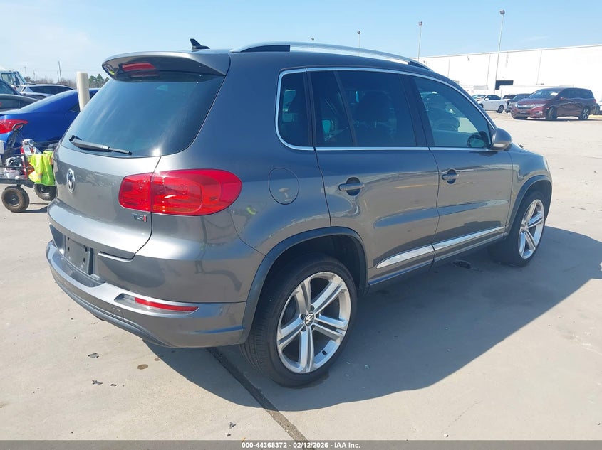 2016 Volkswagen Tiguan VIN WVGAV7AX4GW087348 IAAI salvage auction — LEFT SIDE, Salvage Title, sold $3,500 on 2026-08-06 (photo 4)