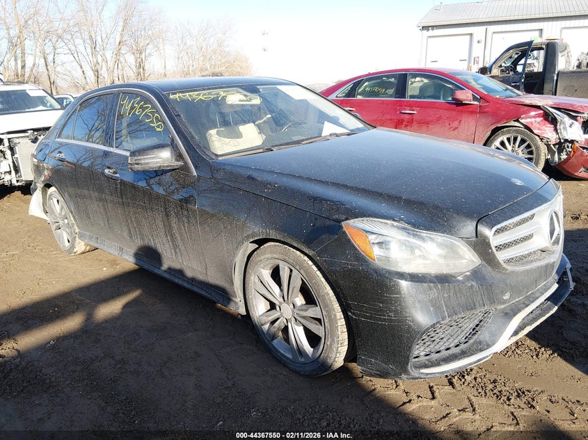 2014 Mercedes-benz E-klasse VIN WDDHF8JB7EA996484 IAAI salvage auction — FRONT & REAR, Salvage (Indiana), sold $1,700 on 2026-07-08 (photo 1)