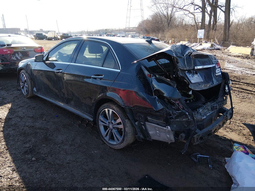 2014 Mercedes-benz E-klasse VIN WDDHF8JB7EA996484 IAAI salvage auction — FRONT & REAR, Salvage (Indiana), sold $1,700 on 2026-07-08 (photo 3)