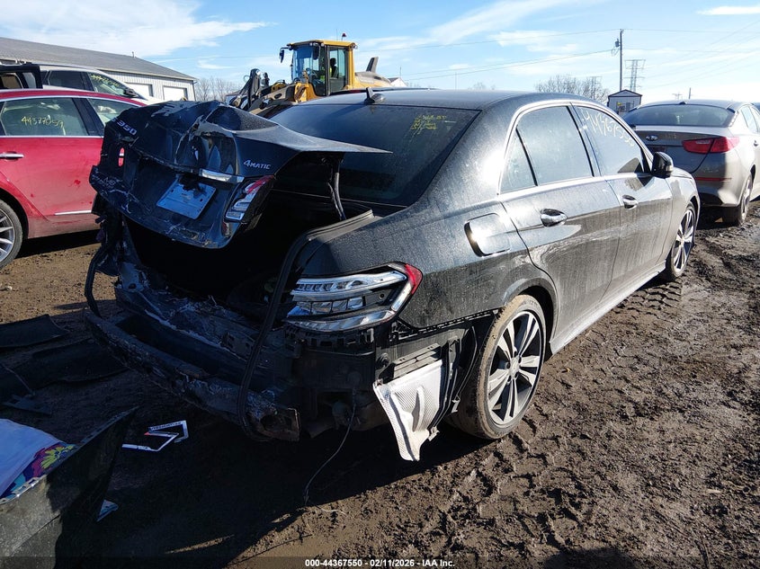 2014 Mercedes-benz E-klasse VIN WDDHF8JB7EA996484 IAAI salvage auction — FRONT & REAR, Salvage (Indiana), sold $1,700 on 2026-07-08 (photo 4)