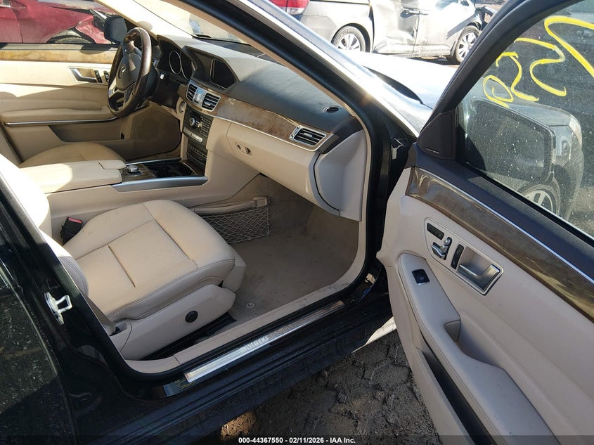 2014 Mercedes-benz E-klasse VIN WDDHF8JB7EA996484 IAAI salvage auction — FRONT & REAR, Salvage (Indiana), sold $1,700 on 2026-07-08 (photo 5)