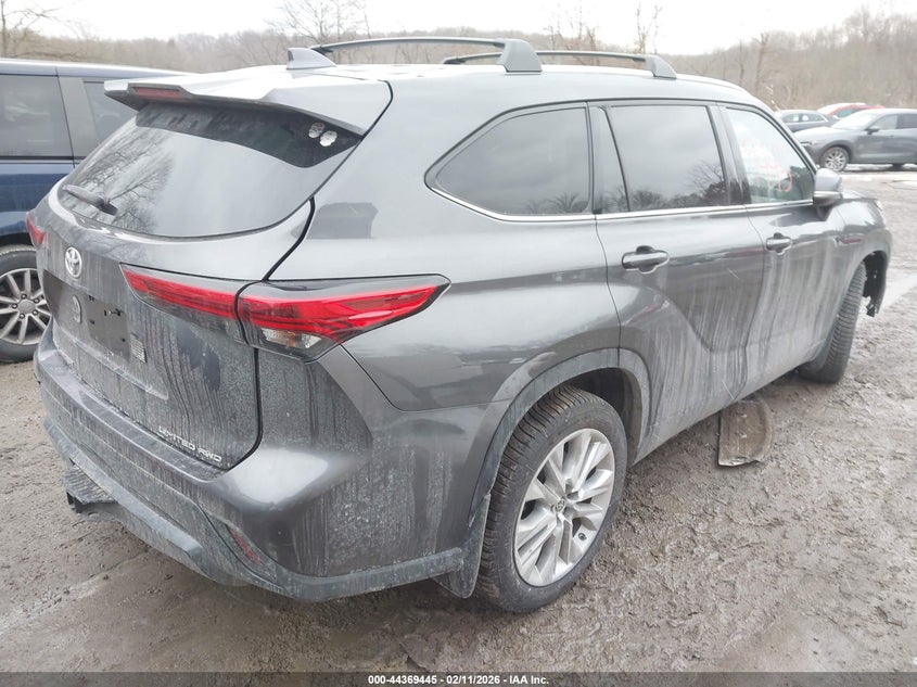 2022 Toyota Highlander VIN 5TDDZRBH0NS166330 IAAI salvage auction — LEFT REAR, Salvage (Pennsylvania), sold $12,300 on 2026-07-28 (photo 4)