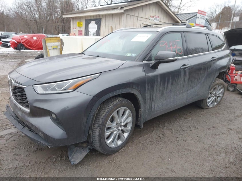 2022 Toyota Highlander VIN 5TDDZRBH0NS166330 IAAI salvage auction — LEFT REAR, Salvage (Pennsylvania), sold $12,300 on 2026-07-28 (photo 2)