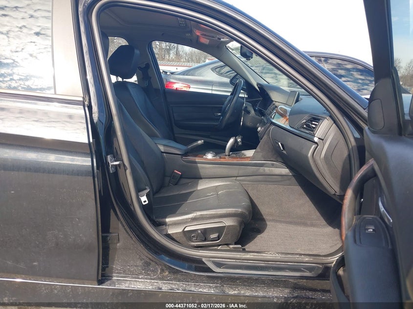 2014 BMW 3er VIN WBA3A5G52ENP31738 IAAI salvage auction — FRONT END, Salvage Title, sold $625 on 2026-07-20 (photo 5)