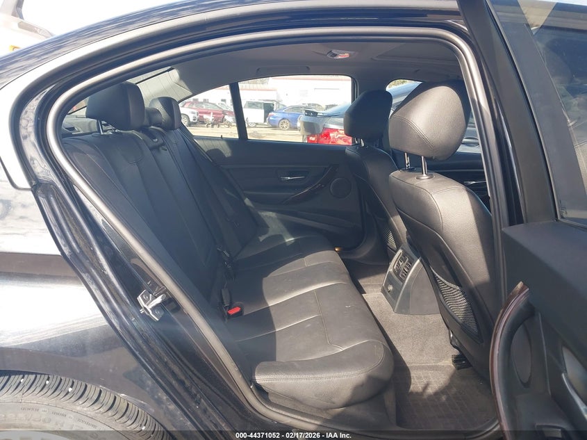 2014 BMW 3er VIN WBA3A5G52ENP31738 IAAI salvage auction — FRONT END, Salvage Title, sold $625 on 2026-07-20 (photo 8)