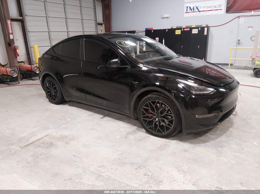 2022 Tesla Model y VIN 7SAYGAEE4NF515913 IAAI salvage auction — LEFT SIDE, Salvage (Alabama), sold $6,900 on 2026-07-13 (photo 1)