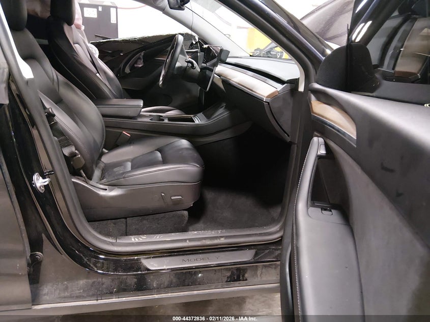 2022 Tesla Model y VIN 7SAYGAEE4NF515913 IAAI salvage auction — LEFT SIDE, Salvage (Alabama), sold $6,900 on 2026-07-13 (photo 5)
