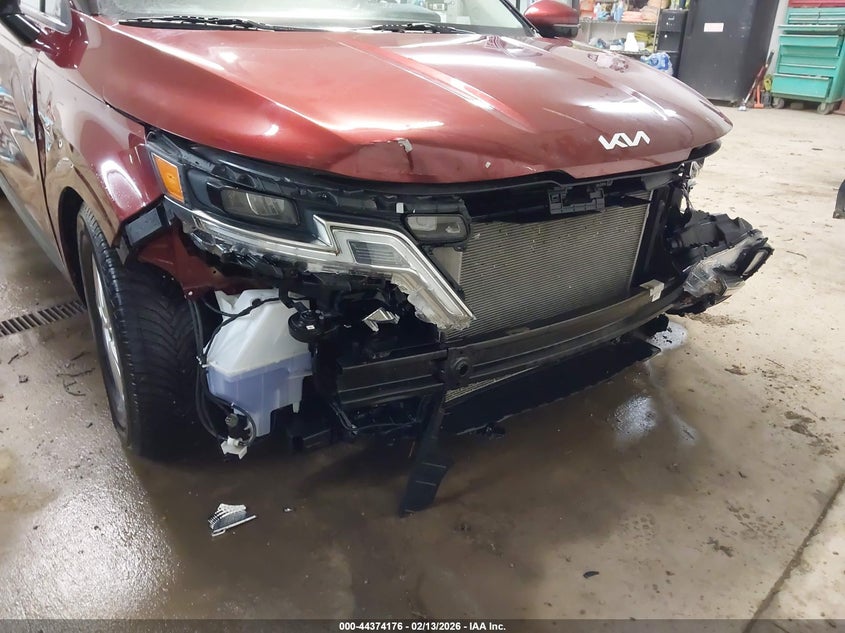 2023 Kia Carnival VIN KNDNB4H38P6212612 IAAI salvage auction — LEFT SIDE, Salvage (Ohio), sold $3,300 on 2026-07-13 (photo 6)