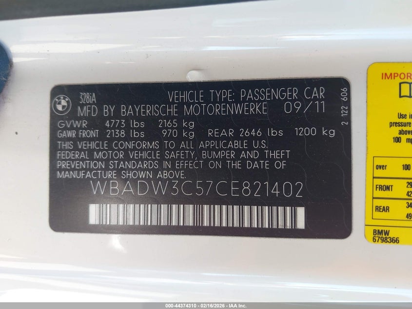 2012 BMW 3er VIN WBADW3C57CE821402 IAAI salvage auction — RIGHT SIDE, Salvage Title, sold $800 on 2026-07-28 (photo 9)