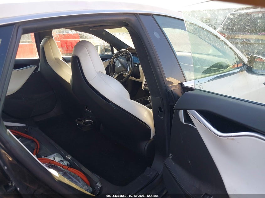 2017 Tesla Model s VIN 5YJSA1E22HF204981 IAAI salvage auction — RIGHT SIDE, Salvage Title, sold $1,250 on 2026-07-22 (photo 8)