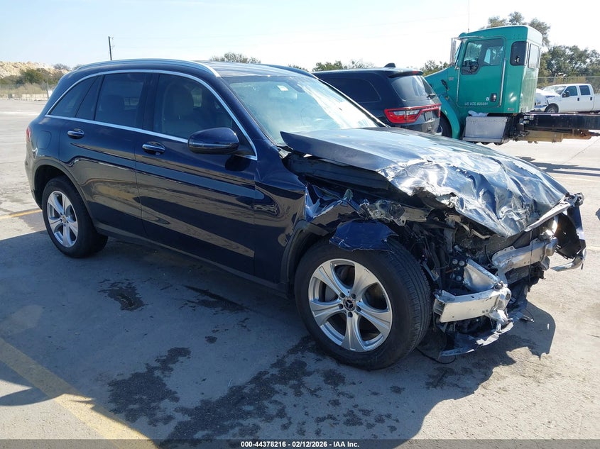2017 Mercedes-benz Glc VIN WDC0G4JB8HV008147 IAAI salvage auction — FRONT END, Salvage Title, sold $2,850 on 2026-07-16 (photo 1)