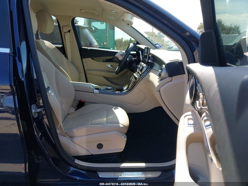 2017 Mercedes-benz Glc VIN WDC0G4JB8HV008147 IAAI salvage auction — FRONT END, Salvage Title, sold $2,850 on 2026-07-16 (photo 5)