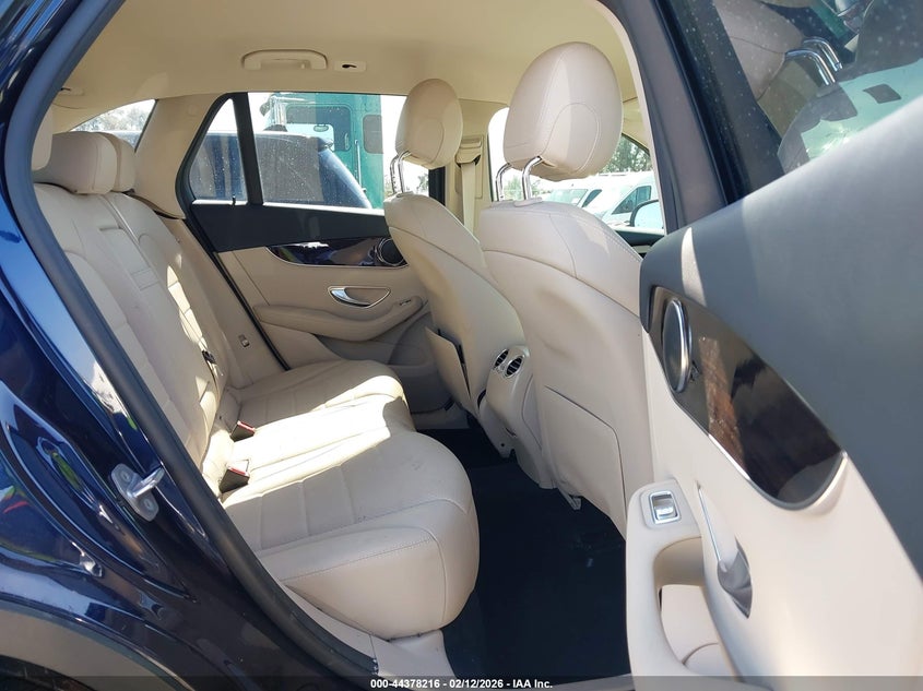 2017 Mercedes-benz Glc VIN WDC0G4JB8HV008147 IAAI salvage auction — FRONT END, Salvage Title, sold $2,850 on 2026-07-16 (photo 8)