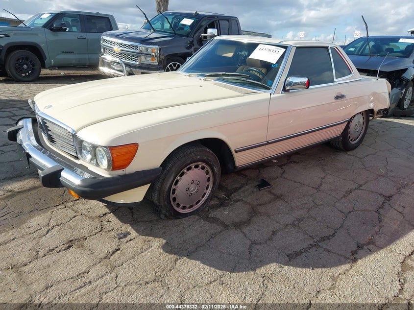 1987 Mercedes-benz 560 VIN WDBBA48D8HA057846 IAAI salvage auction — REAR END, Salvage (California), sold $8,700 on 2026-07-22 (photo 2)