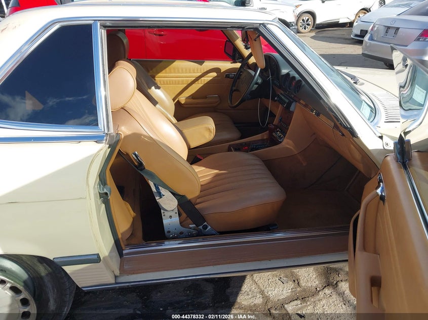 1987 Mercedes-benz 560 VIN WDBBA48D8HA057846 IAAI salvage auction — REAR END, Salvage (California), sold $8,700 on 2026-07-22 (photo 5)
