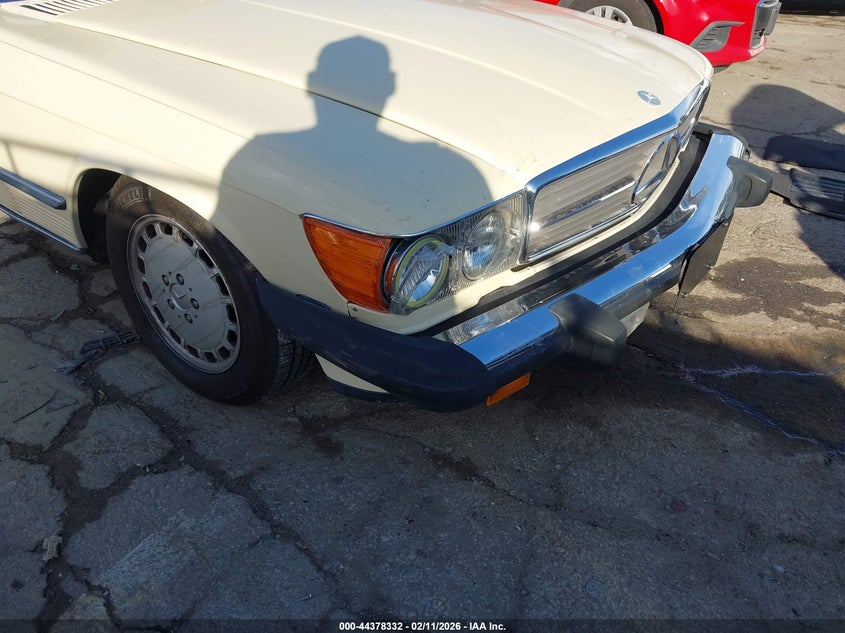 1987 Mercedes-benz 560 VIN WDBBA48D8HA057846 IAAI salvage auction — REAR END, Salvage (California), sold $8,700 on 2026-07-22 (photo 6)