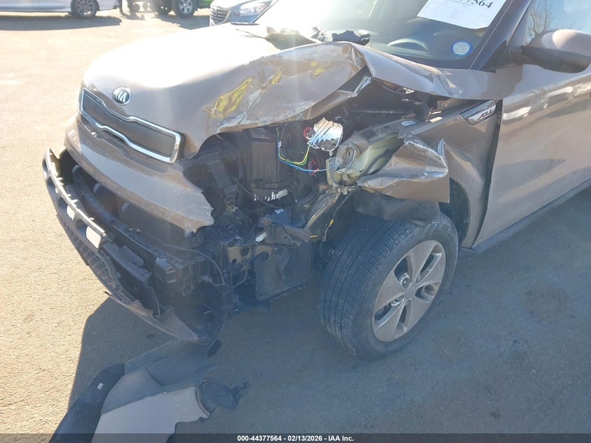 2015 Kia Soul VIN KNDJN2A21F7134212 IAAI salvage auction — FRONT END, Salvage Title, sold $975 on 2026-07-13 (photo 6)