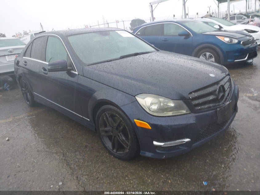 2013 Mercedes-benz C-klasse VIN WDDGF4HB8DA840737 IAAI salvage auction — REAR END, Salvage Title, sold $1,475 on 2026-07-15 (photo 1)