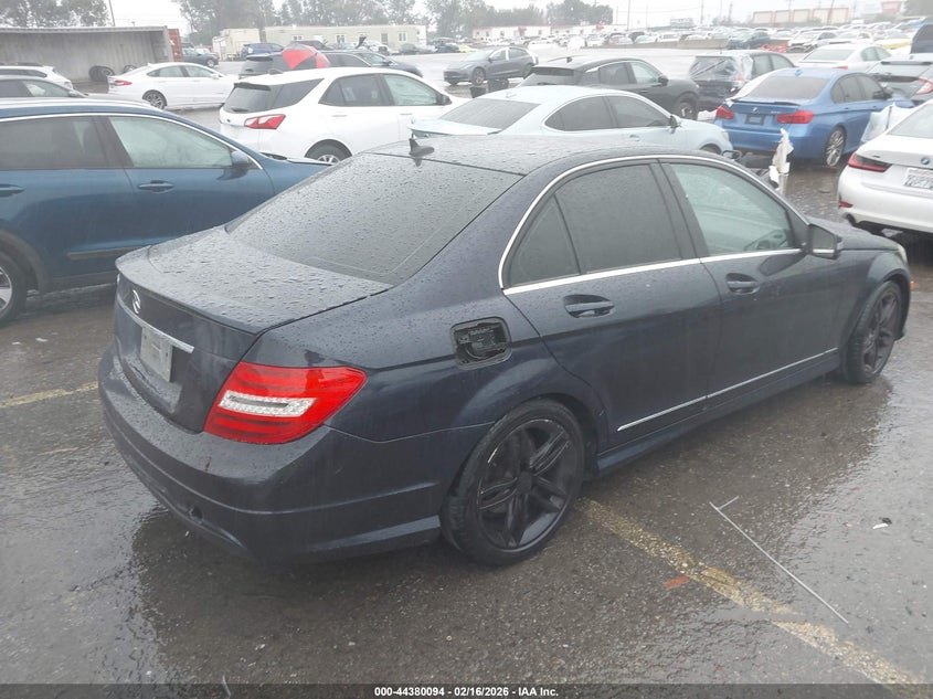 2013 Mercedes-benz C-klasse VIN WDDGF4HB8DA840737 IAAI salvage auction — REAR END, Salvage Title, sold $1,475 on 2026-07-15 (photo 4)