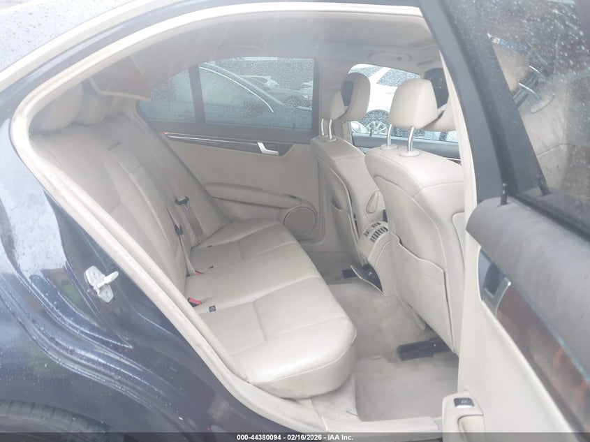 2013 Mercedes-benz C-klasse VIN WDDGF4HB8DA840737 IAAI salvage auction — REAR END, Salvage Title, sold $1,475 on 2026-07-15 (photo 8)