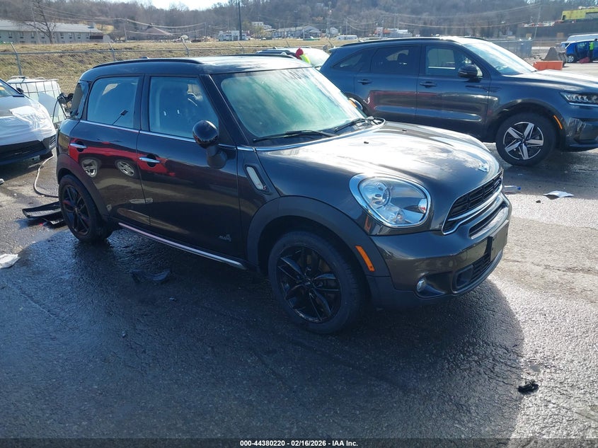 2015 Mini Countryman VIN WMWZC5C50FWP47068 IAAI salvage auction — FRONT & REAR, Salvage Title, sold $1,700 on 2026-08-04 (photo 1)