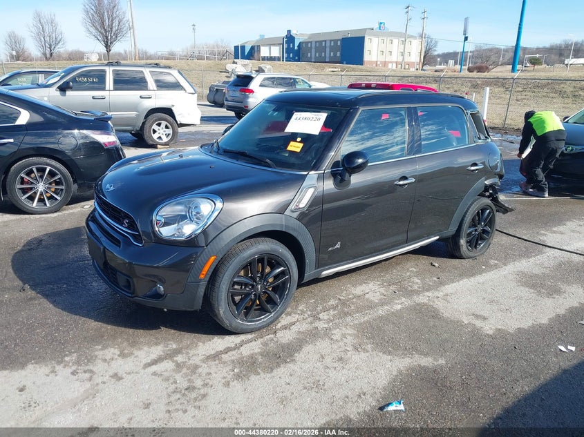 2015 Mini Countryman VIN WMWZC5C50FWP47068 IAAI salvage auction — FRONT & REAR, Salvage Title, sold $1,700 on 2026-08-04 (photo 2)