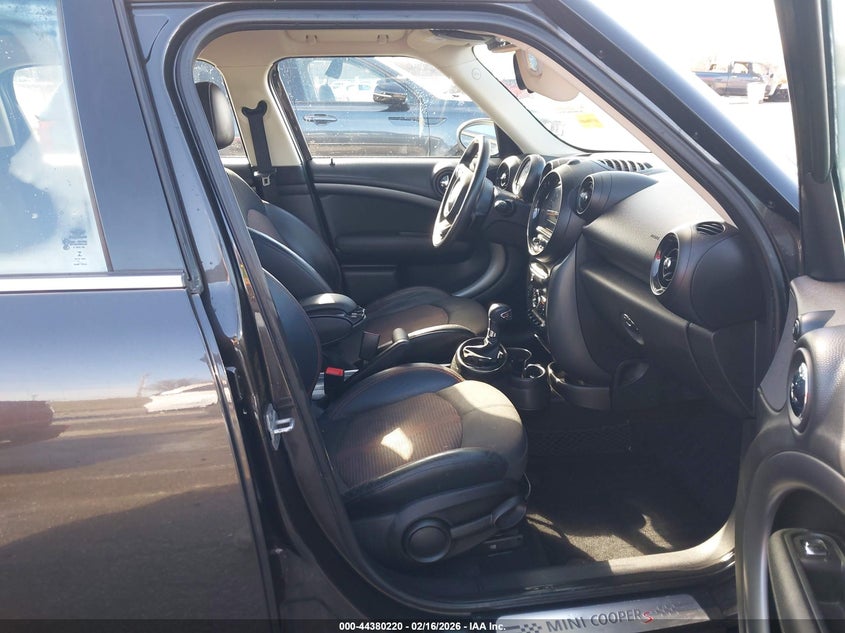 2015 Mini Countryman VIN WMWZC5C50FWP47068 IAAI salvage auction — FRONT & REAR, Salvage Title, sold $1,700 on 2026-08-04 (photo 5)