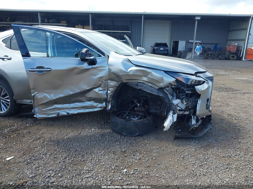 2024 Lexus Nx 350h VIN JTJHKCEZXR2032099 IAAI salvage auction — RIGHT SIDE, Salvage (Hawaii), sold $3,225 on 2026-07-21 (photo 6)