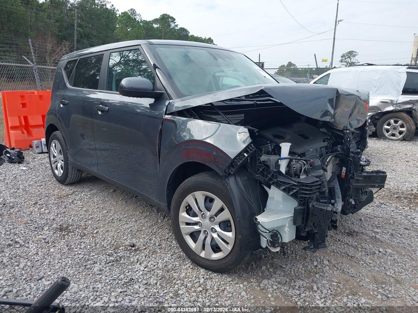 2025 Kia Soul VIN KNDJ23AU1S7250889 IAAI salvage auction — FRONT END, Salvage Title, sold $2,750 on 2026-07-17 (photo 1)