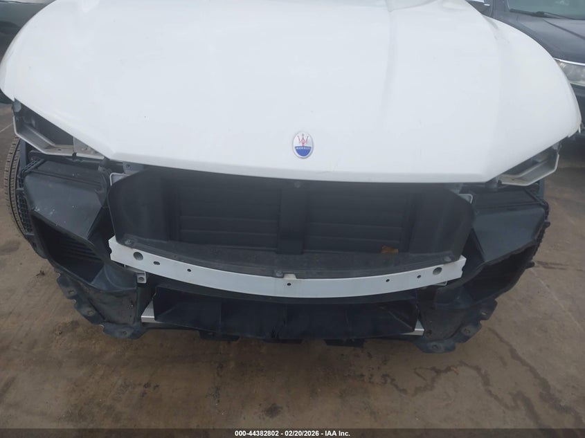 2017 Maserati Levante VIN ZN661XUL1HX248182 IAAI salvage auction — FRONT END, Salvage (North Carolina), sold $6,650 on 2026-07-27 (photo 6)