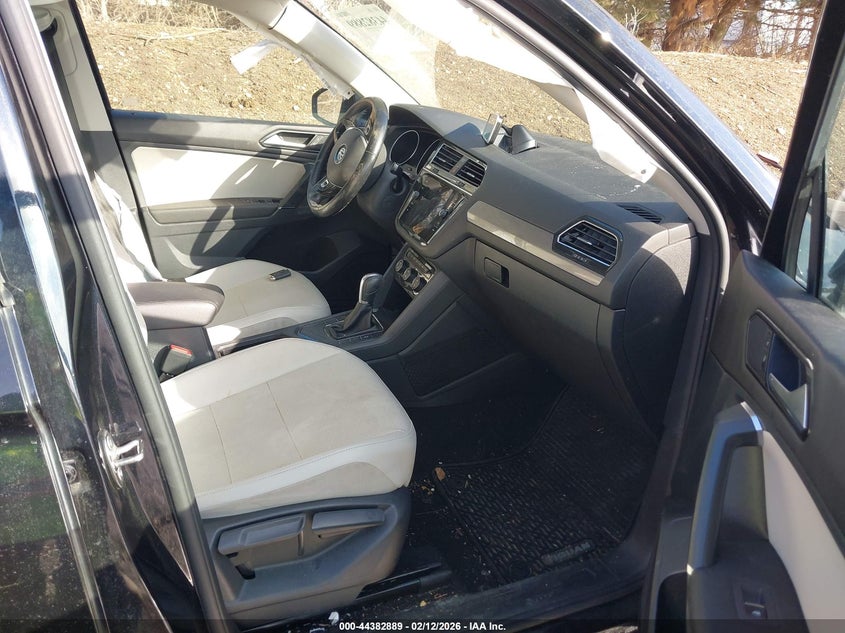 2018 Volkswagen Tiguan VIN 3VV3B7AX9JM079759 IAAI salvage auction — LEFT SIDE, Salvage (Indiana), sold $2,500 on 2026-07-25 (photo 5)